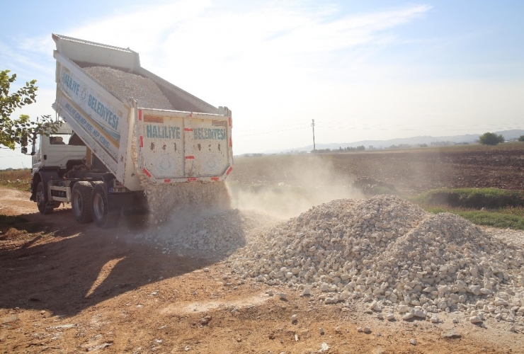 Haliliye Belediyesi, Kırsalda Yol Yapım Çalışmalarını Sürdürüyor