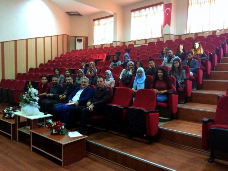 Üniversite De Okuma Etkinlikleri Devam Ediyor