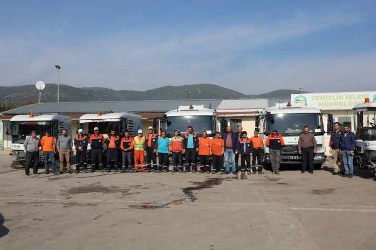 Körfez Belediyesi’nin Temizlik Seferberliği Devam Ediyor