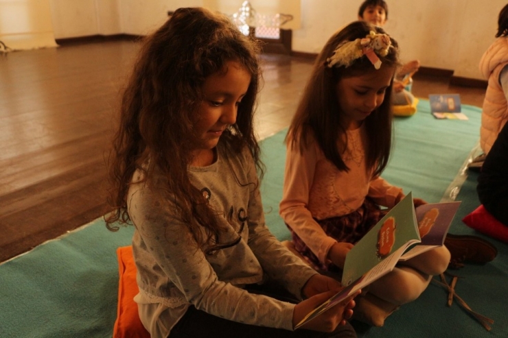 Kuşadası’nda ’Dünya Çocuk Haftası Kitapları’ Etkinliği