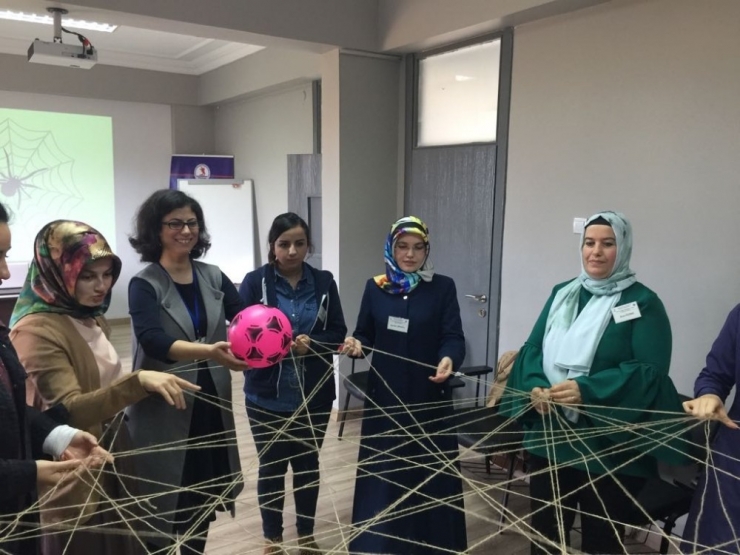 Omü-sem’de Kişilerarası İlişkiler Ve Etkili İletişim Anlatıldı