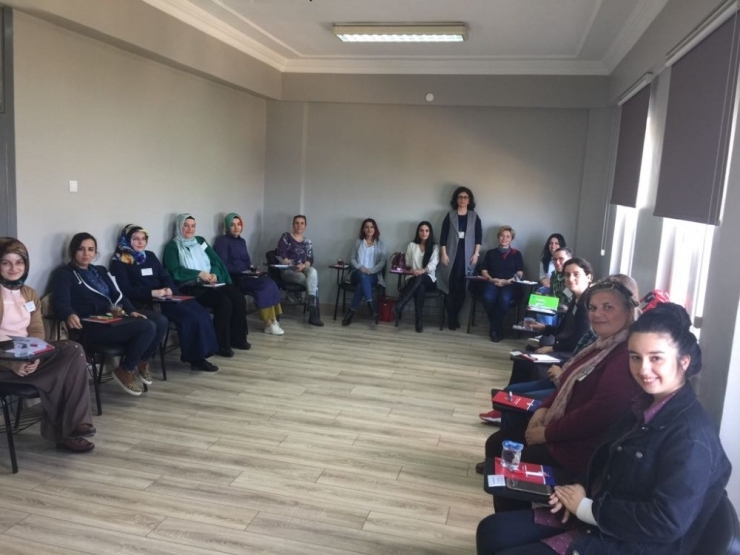 Omü-sem’de Kişilerarası İlişkiler Ve Etkili İletişim Anlatıldı