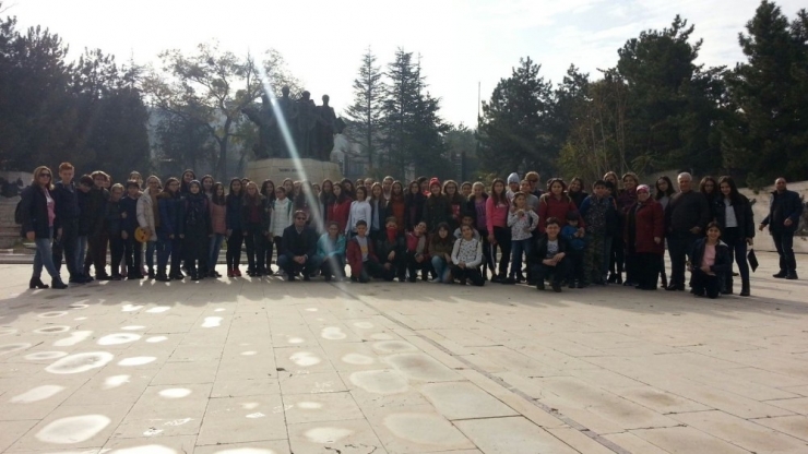 Şehit Ömer Halisdemir Ortaokulu Öğrencileri Ata’nın İzinde