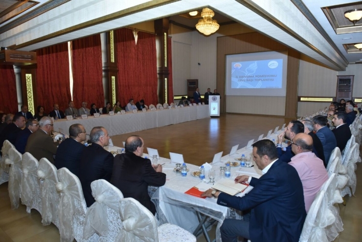 Vali Su; "65 Yeni Okul Yapıyoruz"