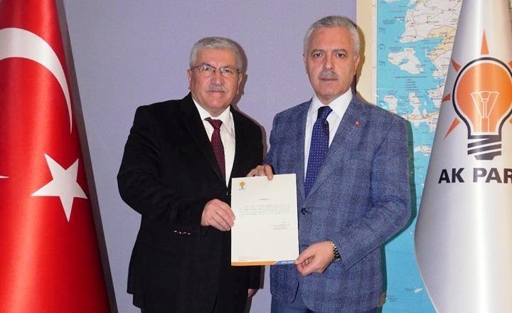 Aydın Ak Parti’nin Yeni Başkanı Ahmet Ertürk Yetki Belgesini Aldı