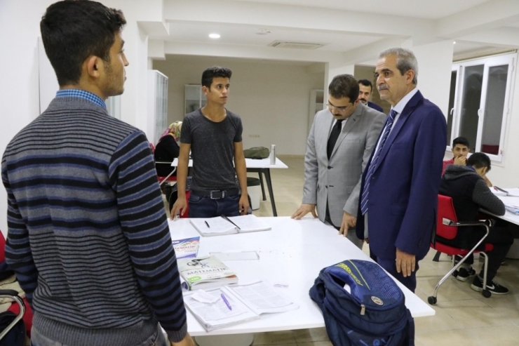 Demirkol, Öğrencilerle Bir Araya Geldi