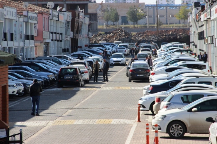 Diyarbakırlı Oto Galericilerin ‘Ayakçı’ Şikayeti