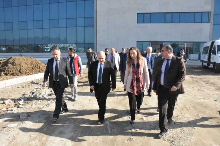 Üniversitedeki Yatırımlar İncelendi