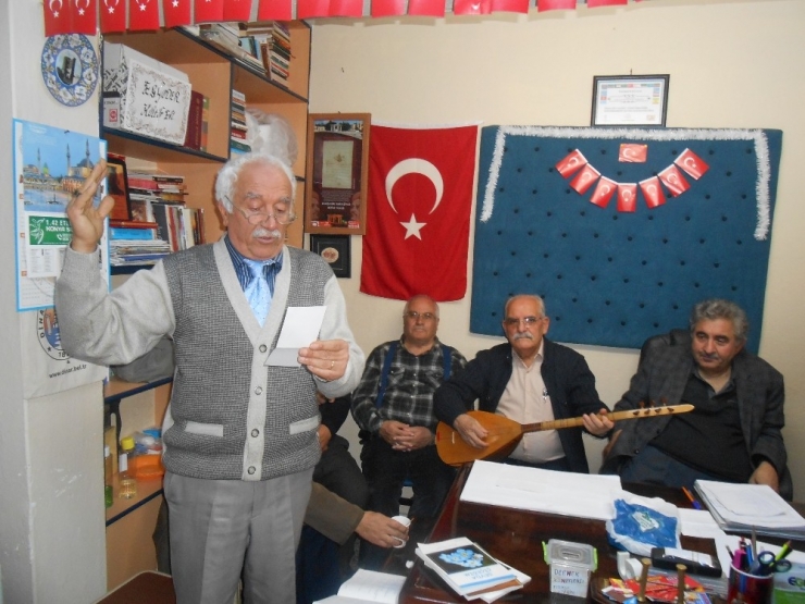 Eskişehirli Şair Ve Ozanlar Atatürk’ü Sevdiği Şiir Ve Türkülerle Andılar