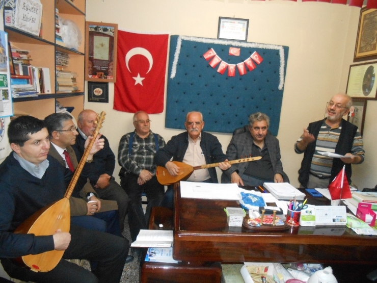 Eskişehirli Şair Ve Ozanlar Atatürk’ü Sevdiği Şiir Ve Türkülerle Andılar