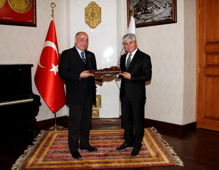 Gürcistan Başkonsolosu Mikaszadze’den Vali Doğan’a Ziyaret