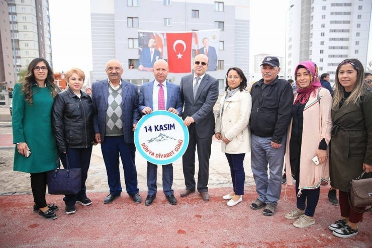 Kocasinan, Bu Sefer Diyabet Farkındalığı İçin Ağaç Dikti