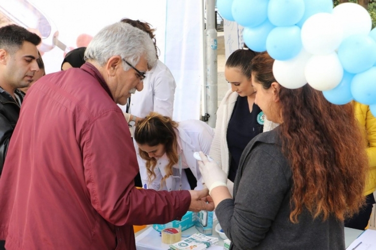 Manisa Büyükşehir Belediyesinden Vatandaşlara Diyabet Testi