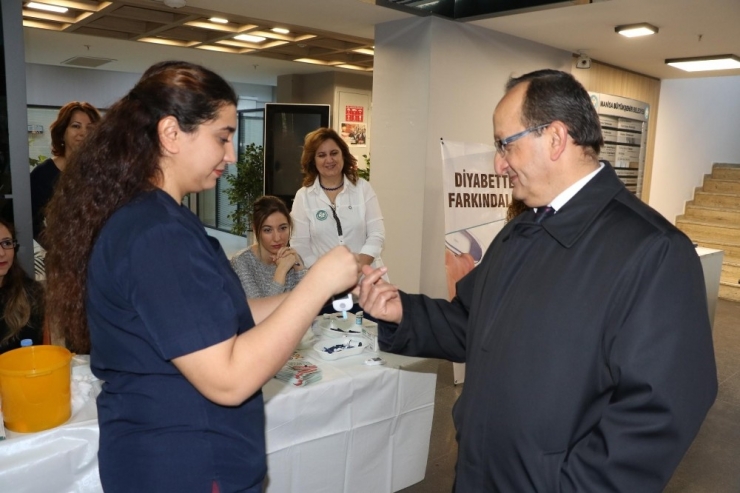 Manisa Büyükşehir Belediyesinden Vatandaşlara Diyabet Testi