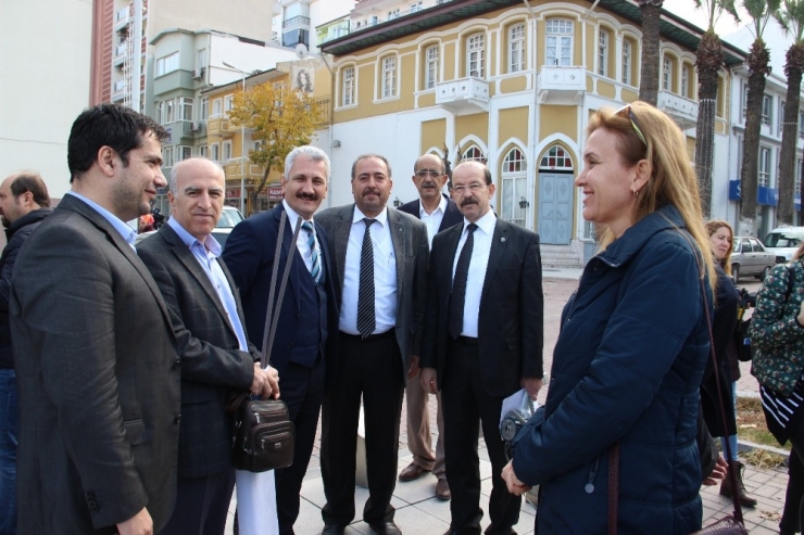 Öfkelenen Veli Müdür Yardımcısını Darp Etti