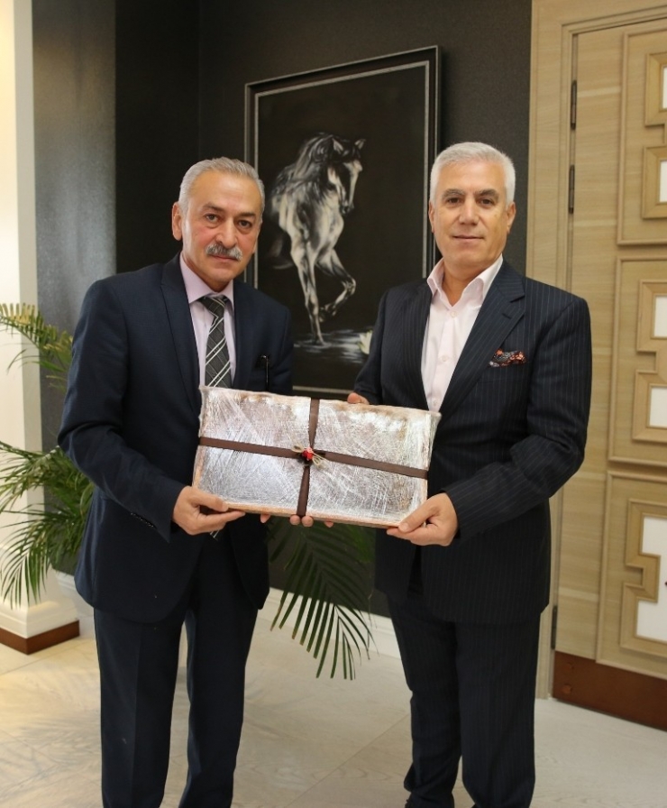 Kent Bostanları’nda Çiçek Balı Üretildi