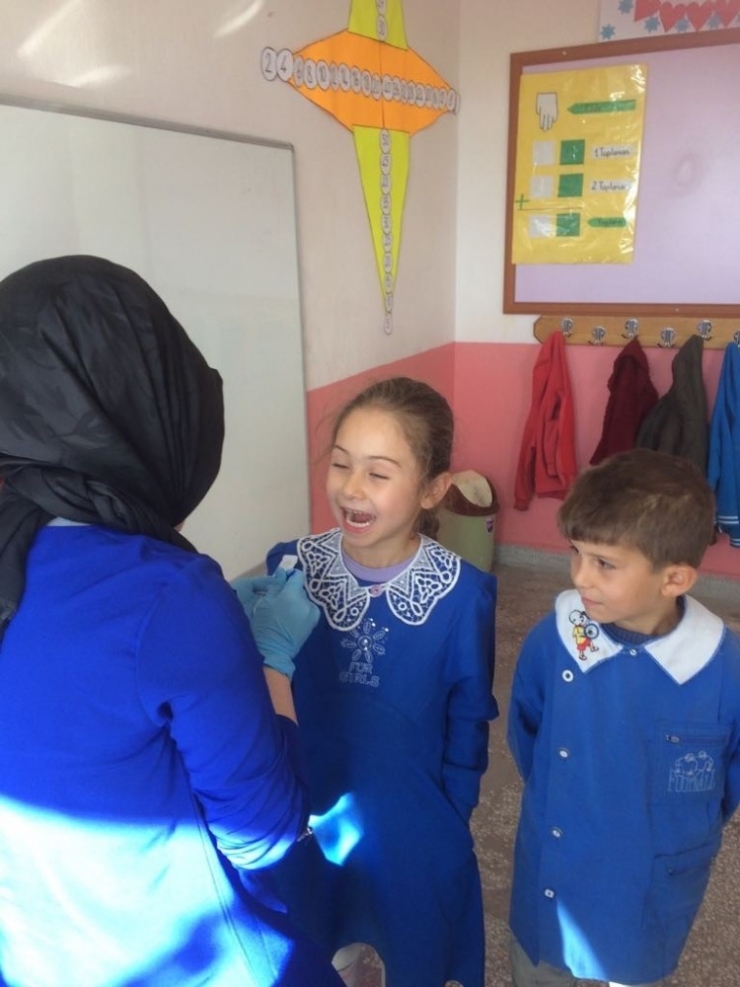 Öğrencilere Ağız Ve Diş Sağlığı Taraması