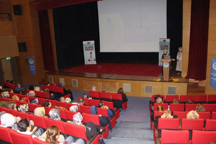 İlk Yardım Kurslarında 360 Kursiyer Belge Aldı