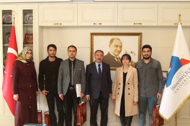 Yök, Aiçü Öğrencilerine Kutlama Mektubu Gönderdi