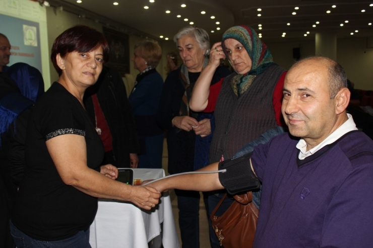 Diyabet Gününde Şeker Ölçümü, Tansiyon, Boy Ve Kilo Ölçümlerini Yaptırdılar