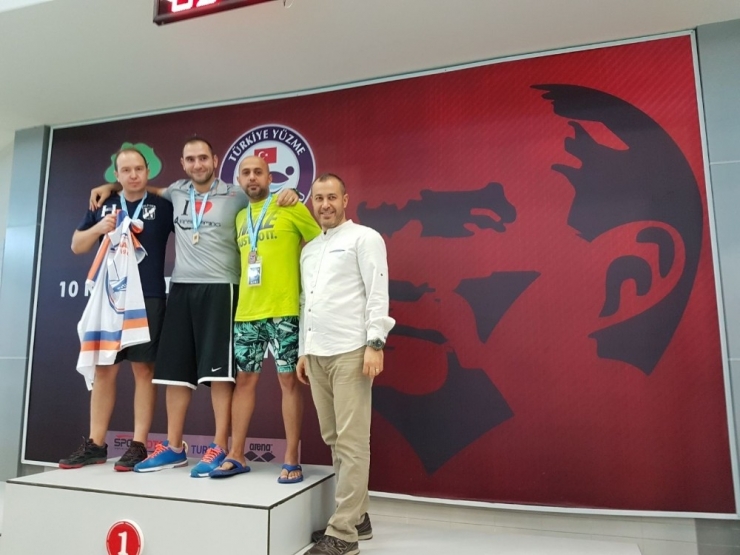 Aiçü Öğretim Görevlisinden Büyük Başarı