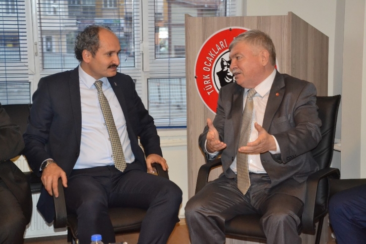 Ak Parti İl Başkanı Hasan Demiraslan, Türk Ocaklarını Ziyaret Etti
