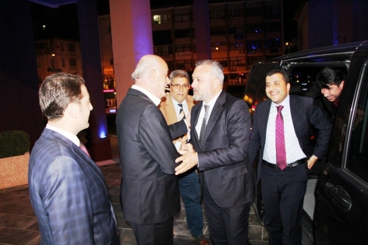 Varol: "Ak Parti Belediyecilikte Markadır"