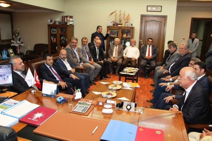 Varol: "Ak Parti Belediyecilikte Markadır"