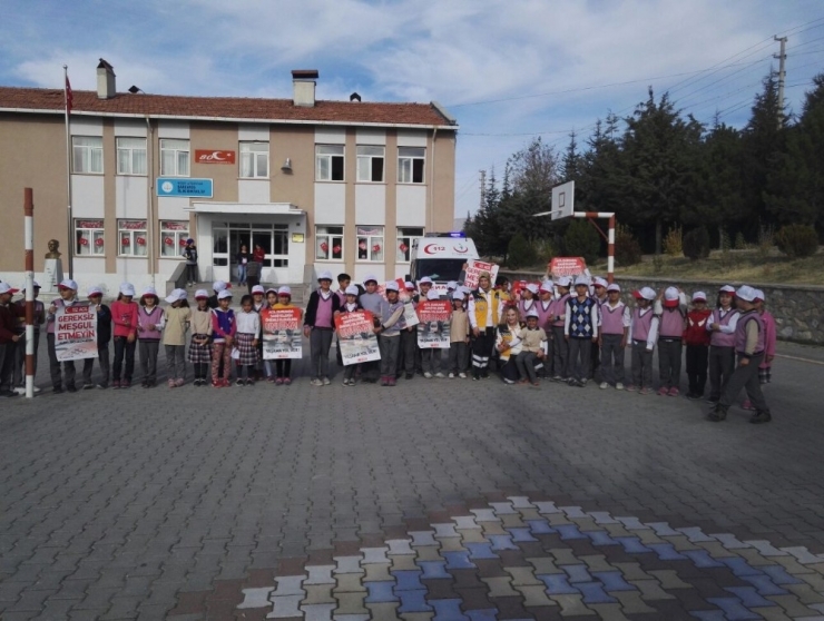 Öğrencilere 112 Acil Ve Ambulans Eğitimi Verildi