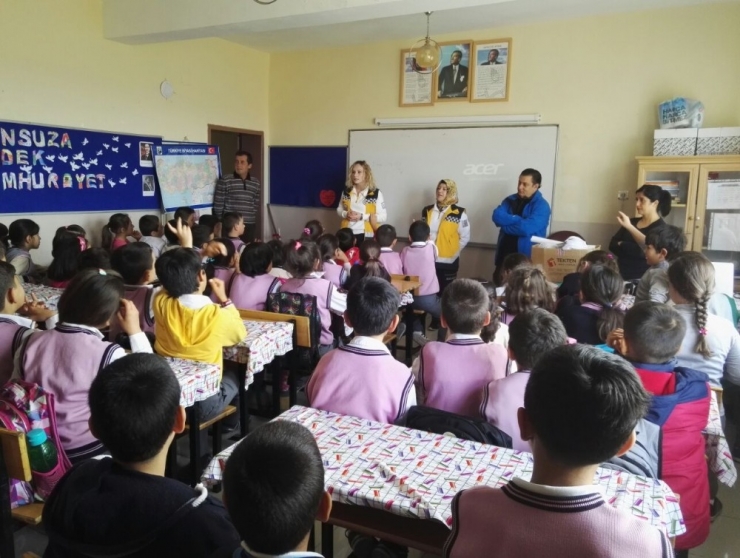 Öğrencilere 112 Acil Ve Ambulans Eğitimi Verildi