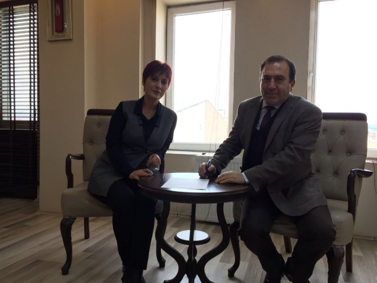 İçi Dışı Kırmızı Posof Elmasına Coğrafi İşaret Tescili