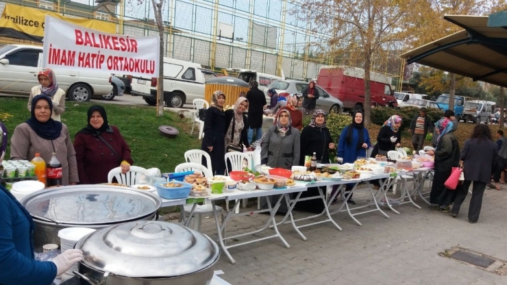 Okul Velilerinden Teknolojiye Kermesli Destek