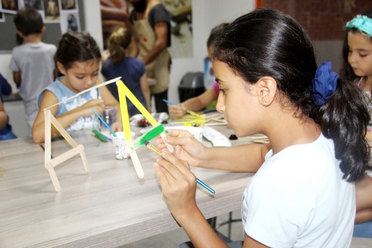 Beyaz Kule, Geleceğin Sanatçı Ve Sporcularını Yetiştiriyor