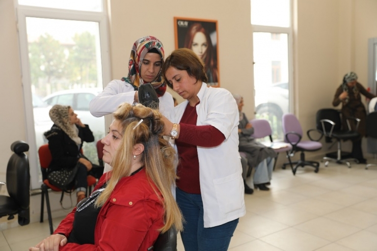 Büyükşehir, Diyarbakırlılara Meslek Öğretiyor