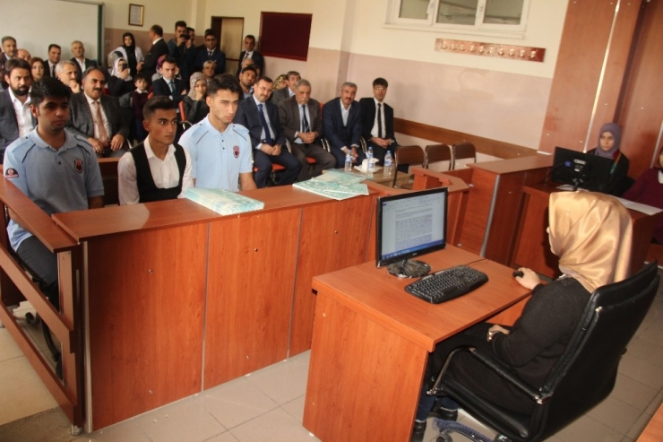 Okulda Mahkeme Salonu Şeklinde Sınıf Açıldı