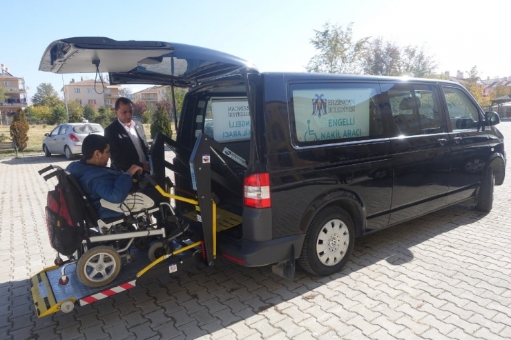 Erzincan Belediyesinden Engelli Ve Yaşlılara Servis Hizmeti