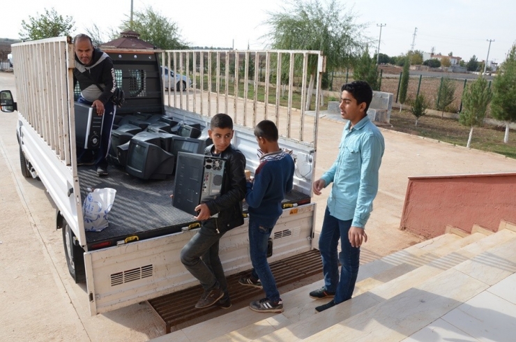 Harran Üniversitesinden Kırsaldaki Okula Destek