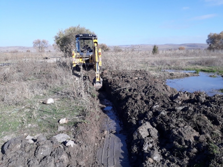 İnönü Belediyesi Çiftçinin Taleplerini Yerine Getirmeye Devam Ediyor