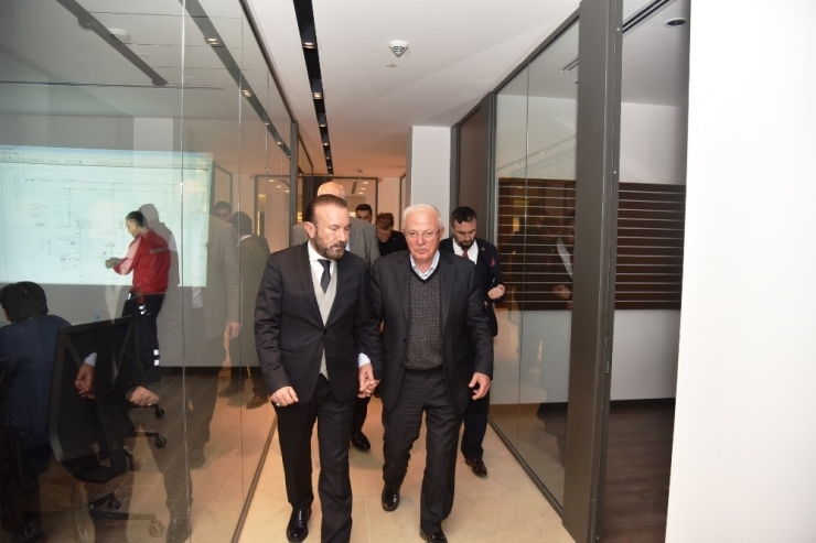 Başkan Doğan İzmit’te Kurulan Demir Çelik Fabrikasını Ziyaret Etti