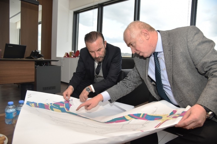 Başkan Doğan İzmit’te Kurulan Demir Çelik Fabrikasını Ziyaret Etti