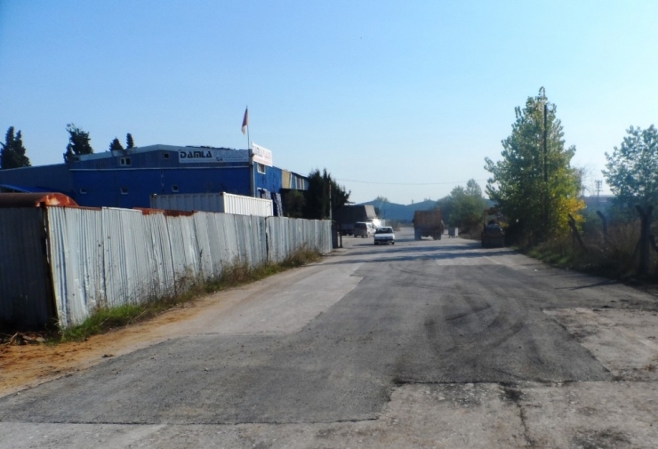 İzmit Belediyesi’nden Tüysüzler’e Asfalt