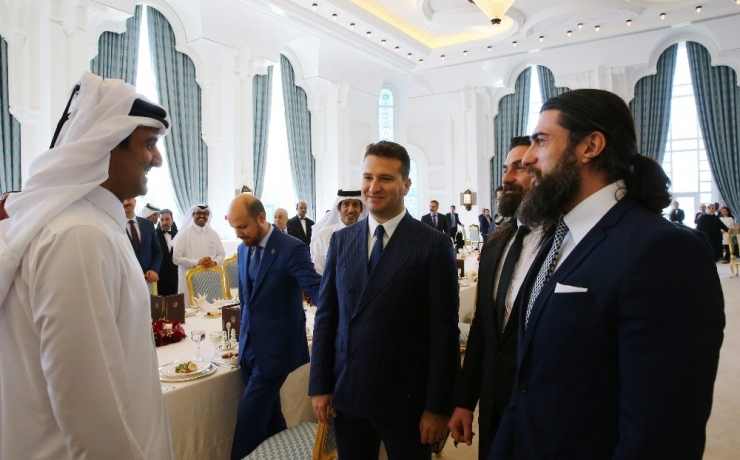 Erdoğan, Diriliş Ertuğrul Oyuncularıyla Sohbet Etti