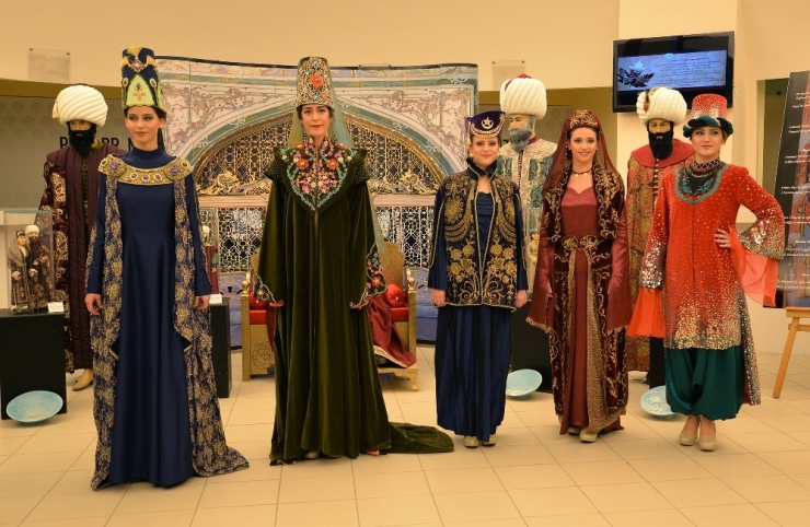 Üniversitede Göz Kamaştıran Sergi