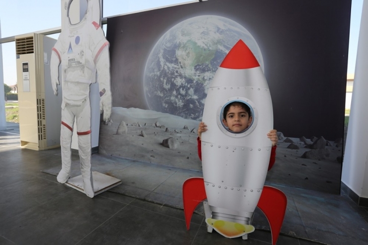 Gökyüzüne Serdivan Planetaryum’dan Baktılar