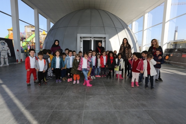 Gökyüzüne Serdivan Planetaryum’dan Baktılar