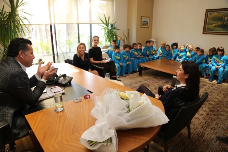 Minik Öğrencilerden Başkan Kocadon’a Ziyaret