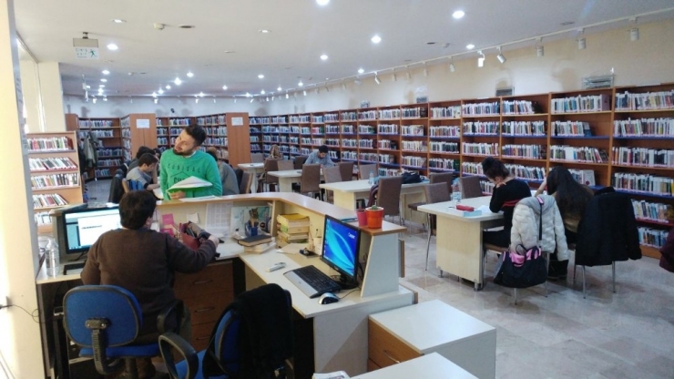 Kütüphaneler Akşamda Açık Kalacak