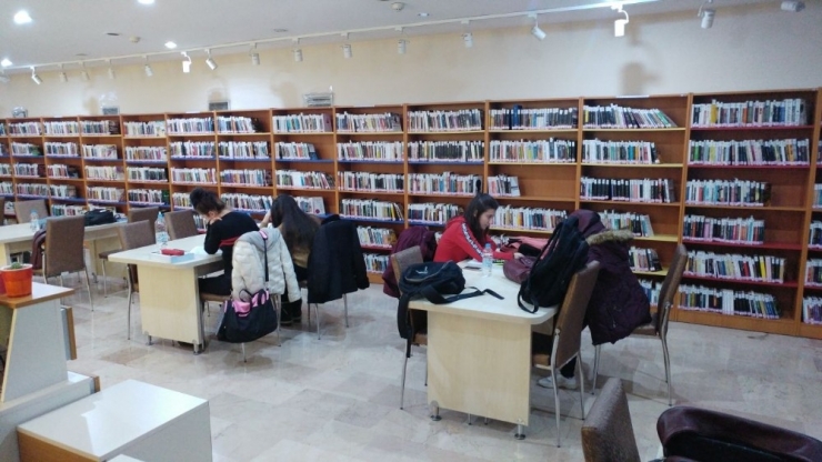 Kütüphaneler Akşamda Açık Kalacak