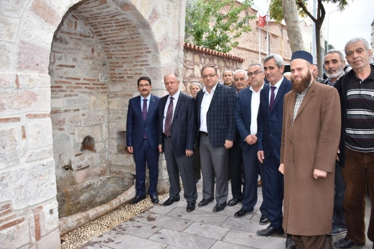 Tarihi Çeşme 25 Yıl Sonra Yeniden Akmaya Başladı