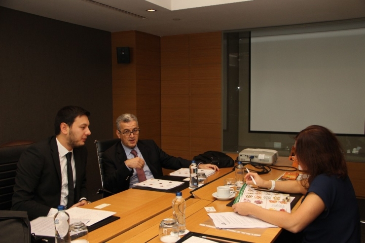 Türk İhraç Ürünleri Litvanya’nın Market Raflarını Süsleyecek